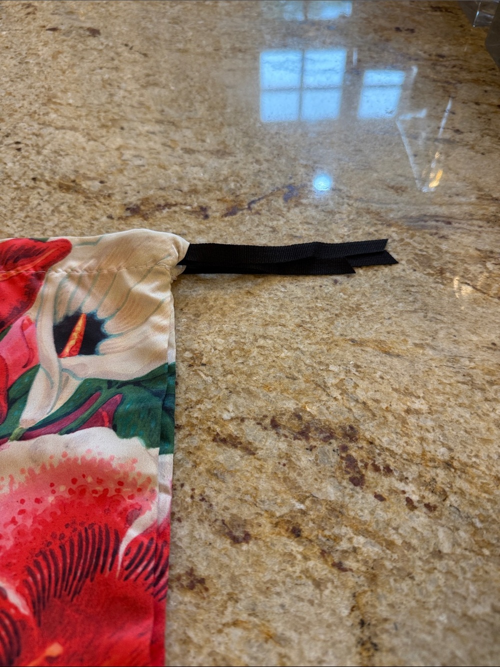 GUCCI FLORAL DUST BAGS IN RED, PINK, BLUE &GREEN, NO SHOES - Picture 2 of 5